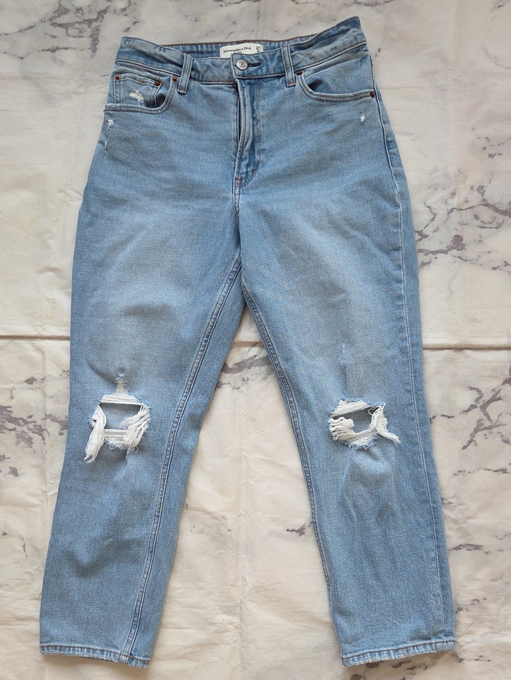Abercrombie & Fitch The Mom High Rise Distressed Jeans Curve Love Size 27/4s